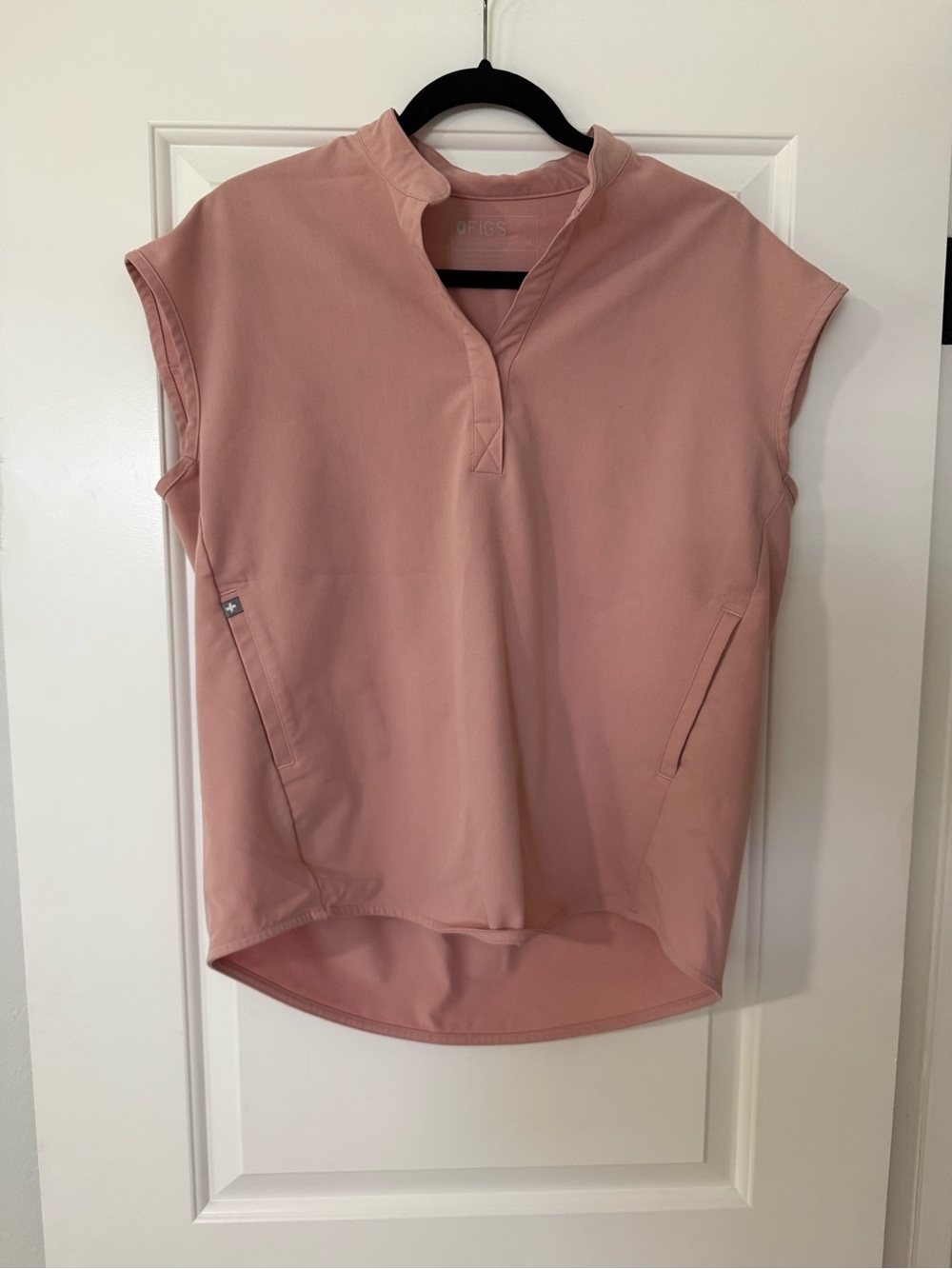 Figs Women’s Rafaela Scrub Top - XS / Pink Sand